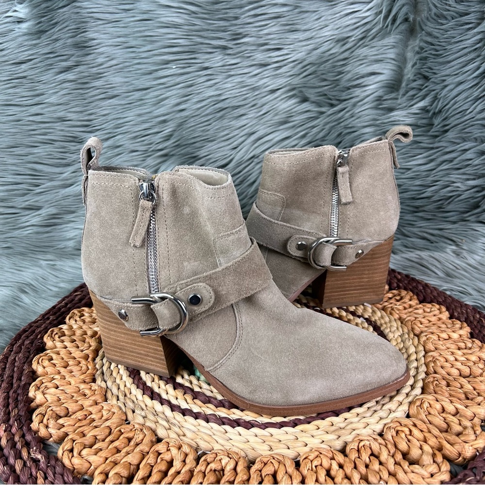 Marc Fisher Victa Sz 8.5 Beige Taupe Suede Pointed Toes Ankle Booties Boots